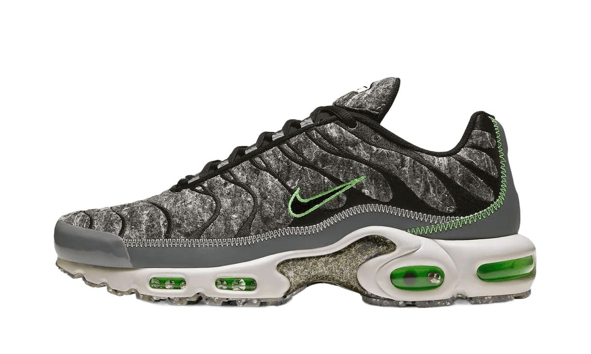 Nike Air Max Plus Essential Crater Green