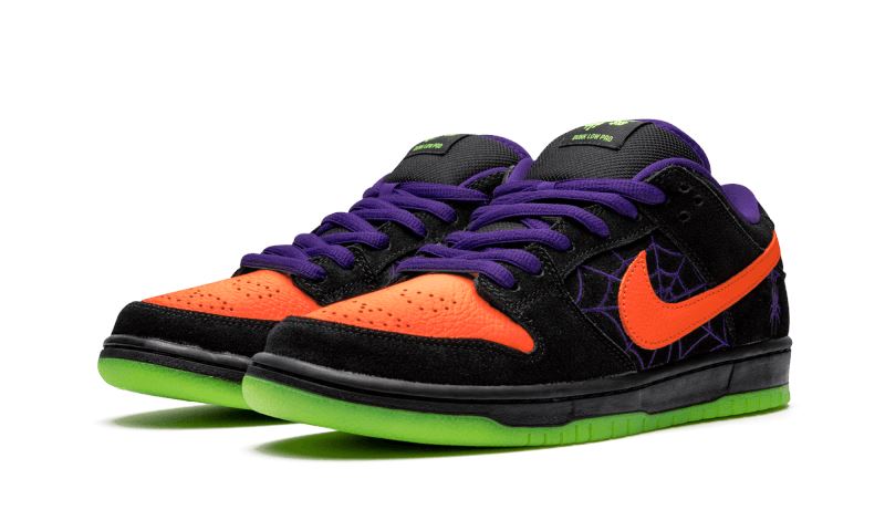 Nike SB Dunk Low "Night of Mischief"