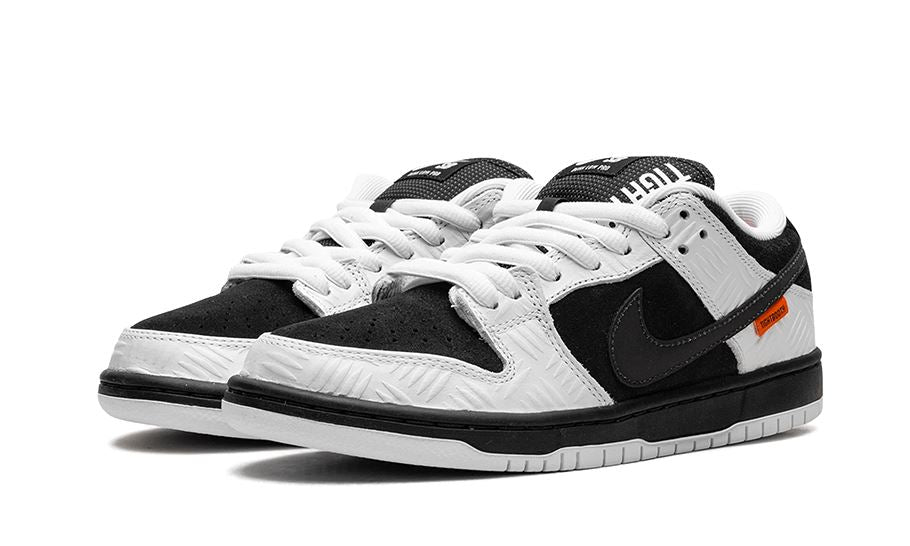 Nike SB Dunk Low TIGHTBOOTH